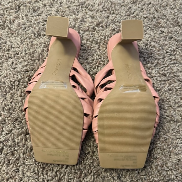 NWOT- Sandals - Picture 4 of 9